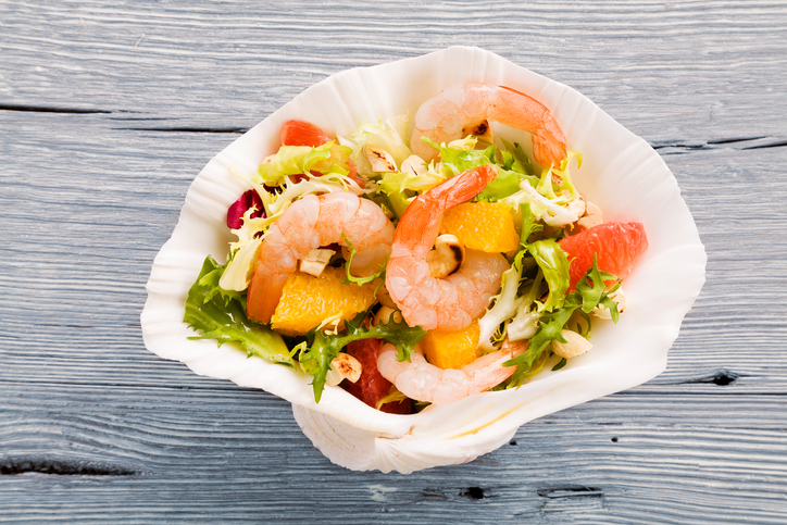 Salada de rúcula com camarão