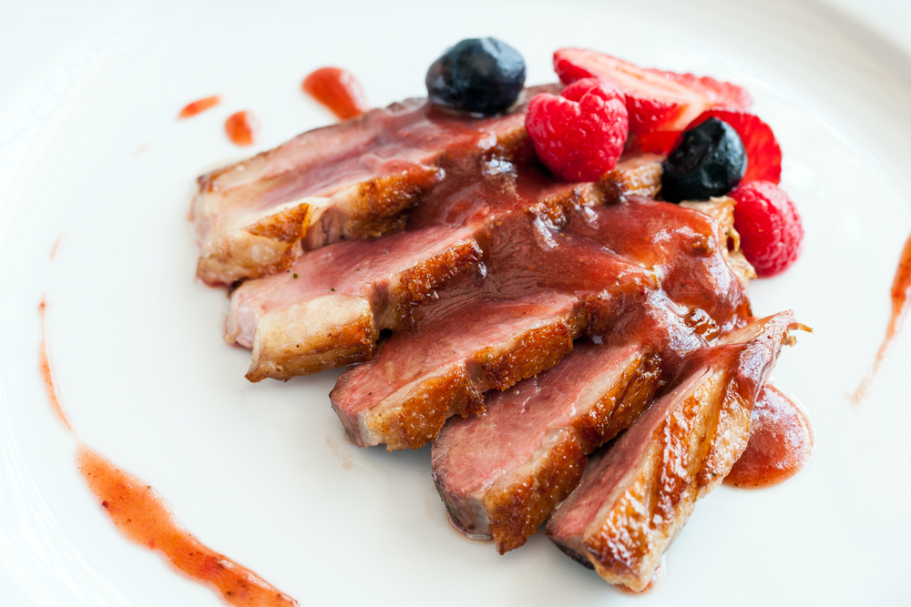 Magret de pato com molho de frutas vermelhas | Winepedia